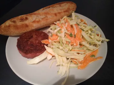 ¿Qué comer con ensalada de col? Receta de ensalada de repollo y zanahoria, fácil y vegana : ¿Qué comer con ensalada de col? Va muy bien con una hamburguesa y una baguette.