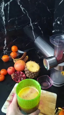 الإفطار الرياضي النباتي - لا بيض! : عصير الفاكهة الطازجة لتناول الافطار