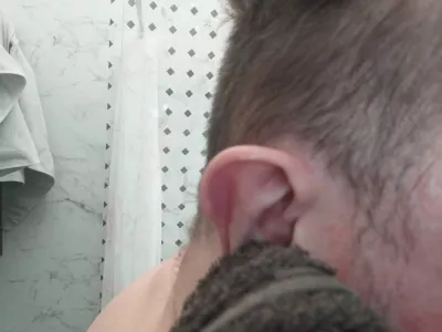 מהו ריח רע בחור העגילים? : ייבוש אוזניים עם מגבת רחצה היפואלרגנית